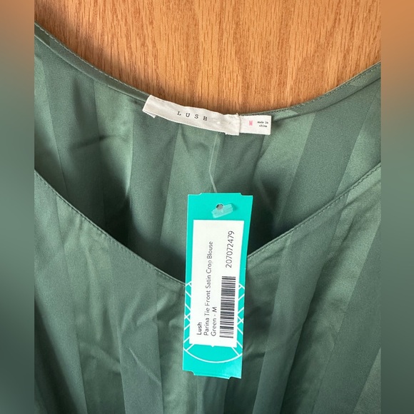 Green satin tank top - Picture 2 of 3